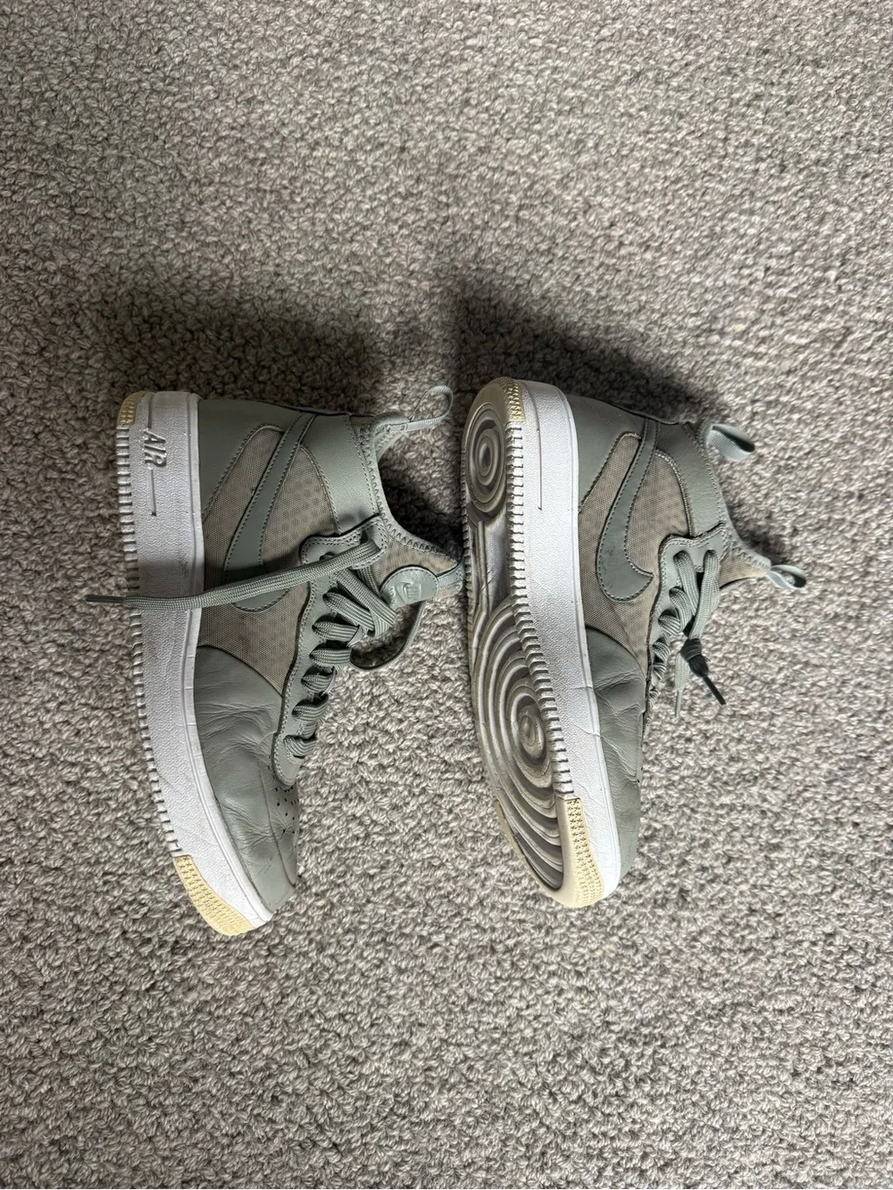 Nike WOMENS Air Force 1 Low Top Sneakers - Sage Green